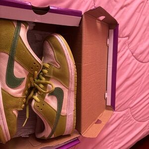 Green and cream Sneakers